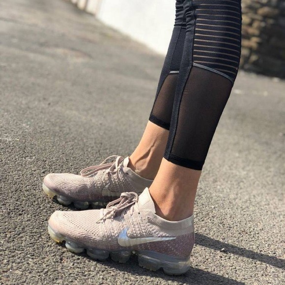 Nike Shoes - ❗️LAST OFFER❗️ Nike Air Vapormax Flyknit